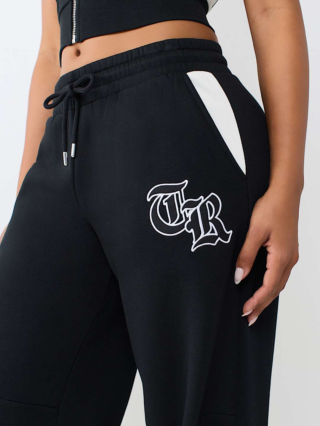 CONTRAST PANELED MID RISE BAGGY JOGGER