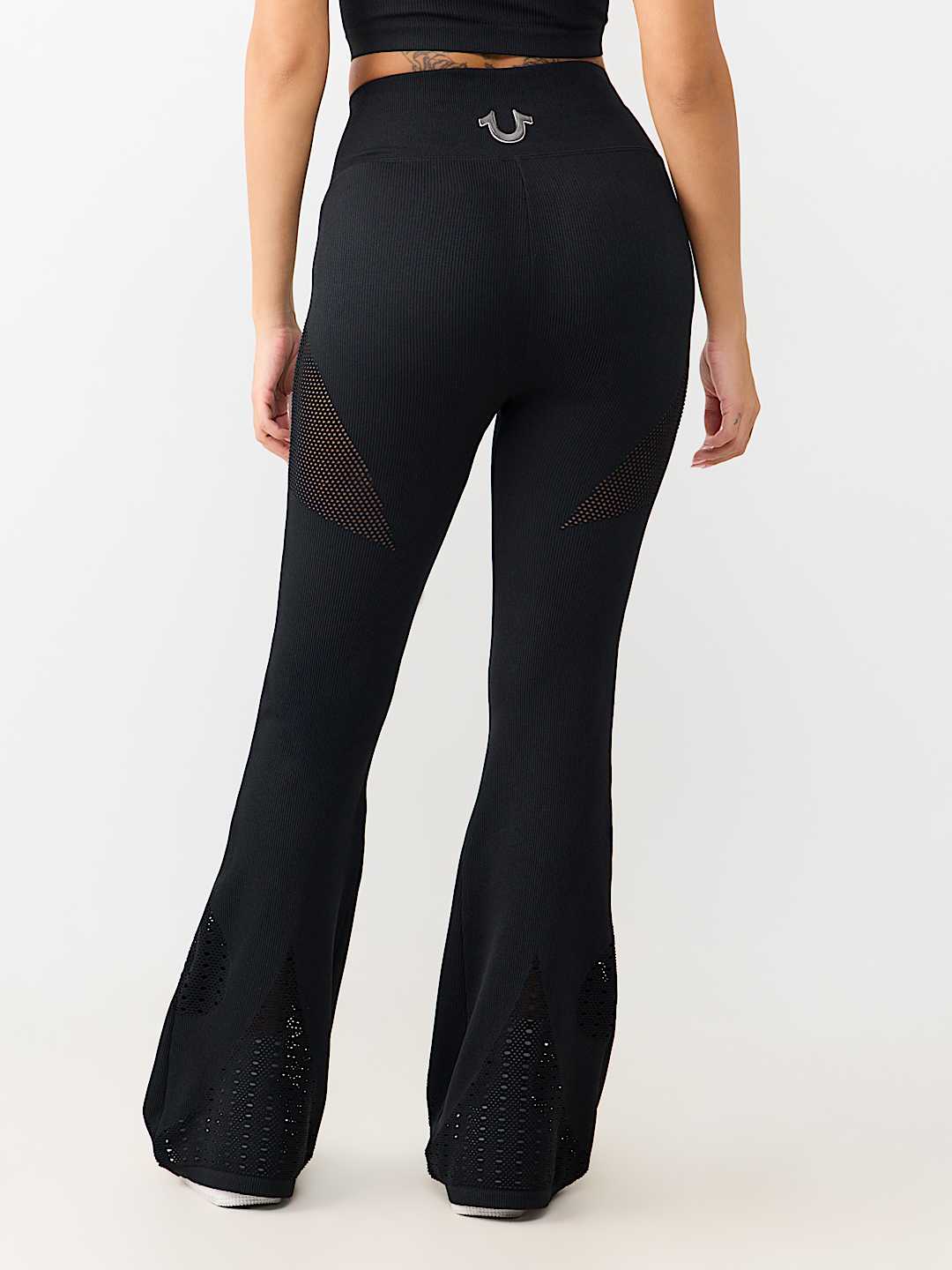 HORSESHOE CUTOUT SEAMLESS FLARE PANT
