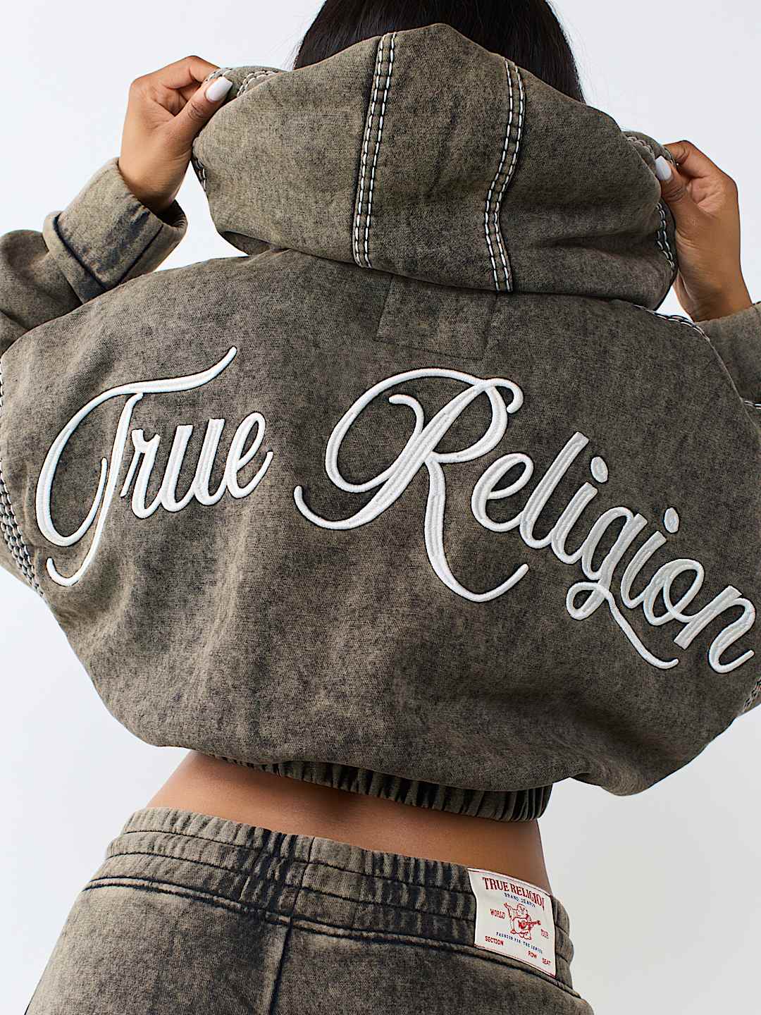 SUDADERA RELAJADA GIRLFRIEND CON CAPUCHA Y CIERRE SUPER T CON LAVADO