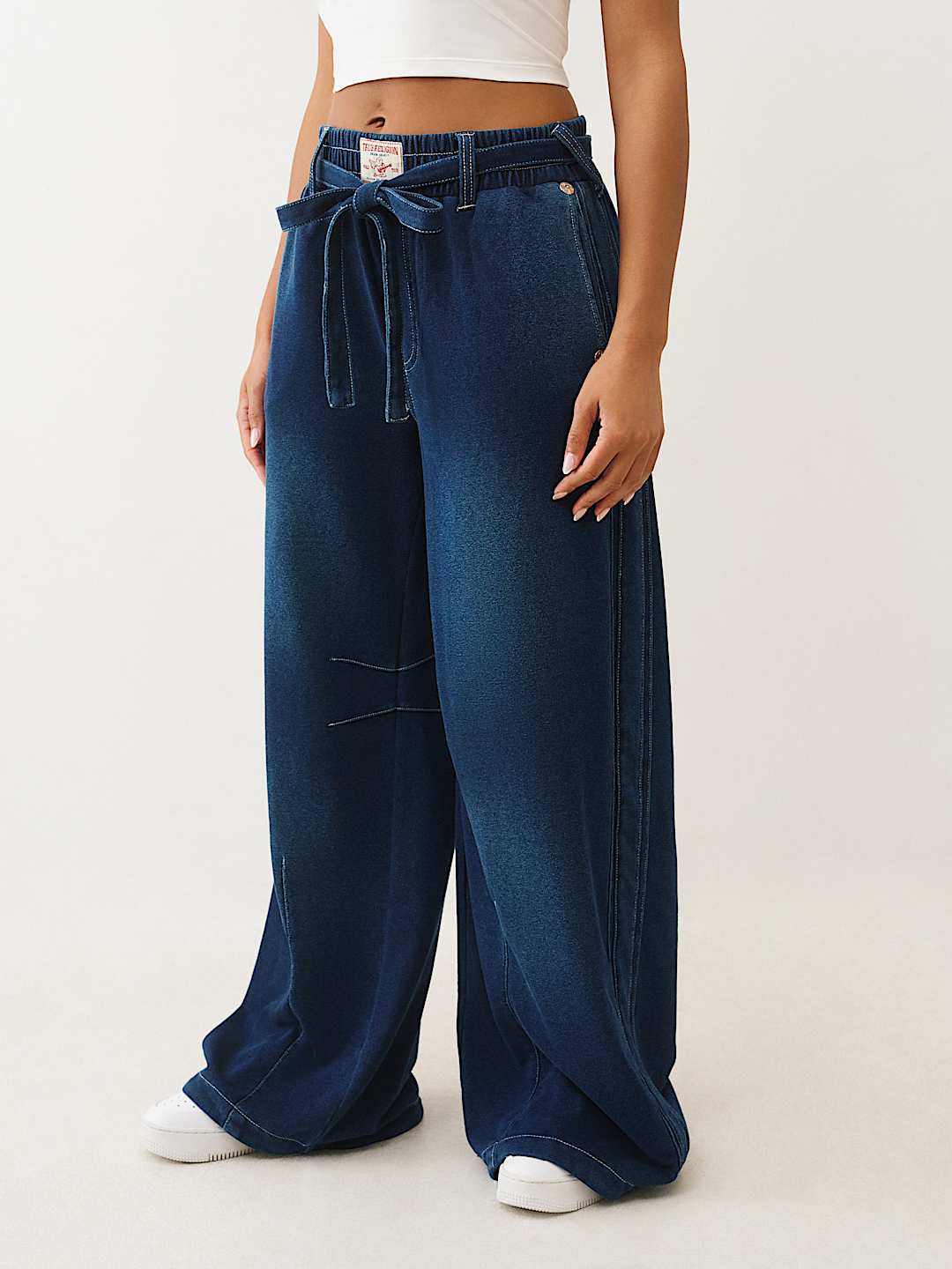 PANTALON EN MOLLETON COUPE BALLON D&Eacute;LAV&Eacute; INDIGO