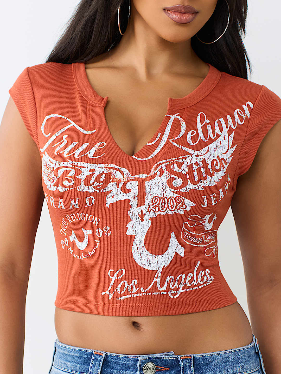 CAMISETA ACANALADA CL&Aacute;SICA CON HENDIDURA