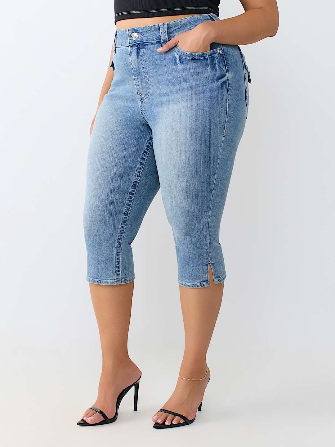 PLUS JENNIE MID RISE FLAP CURVY CAPRI