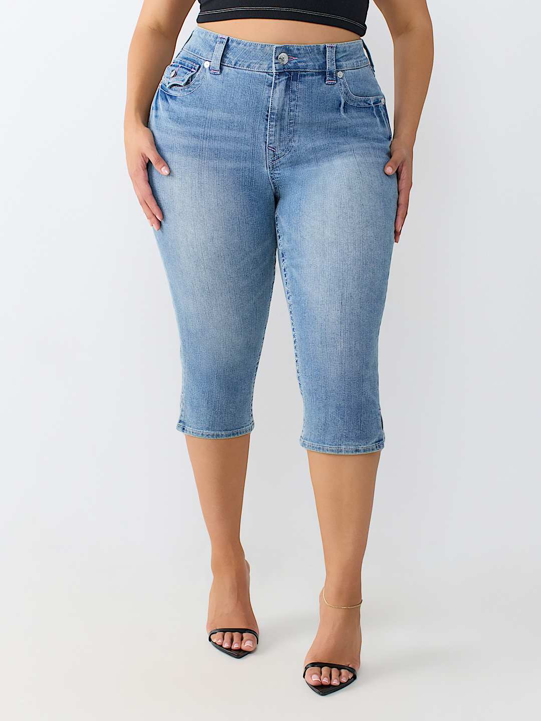 PLUS JENNIE MID RISE FLAP CURVY CAPRI