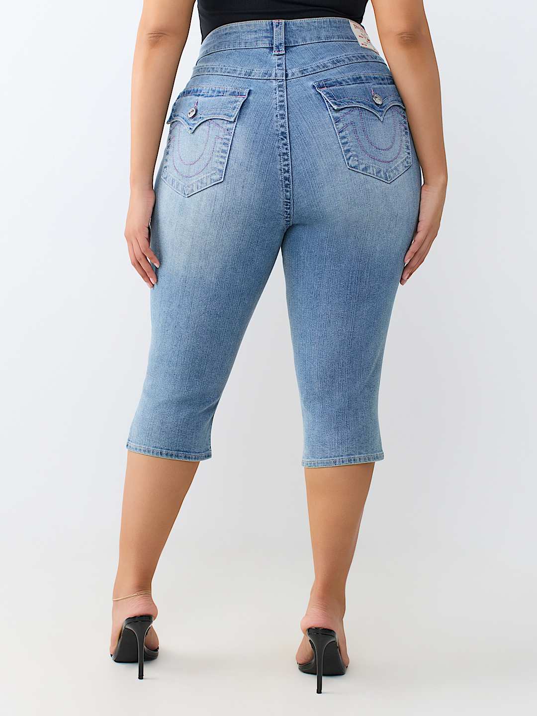 PLUS JENNIE MID RISE FLAP CURVY CAPRI