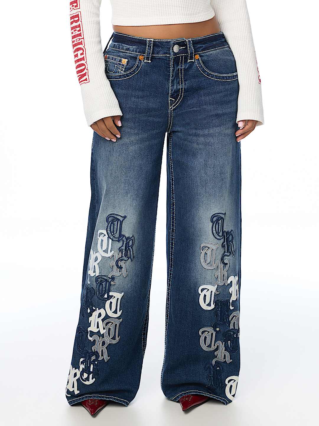 JESSIE MID RISE APPLIQU&Eacute; BIG T SUPER BAGGY JEAN