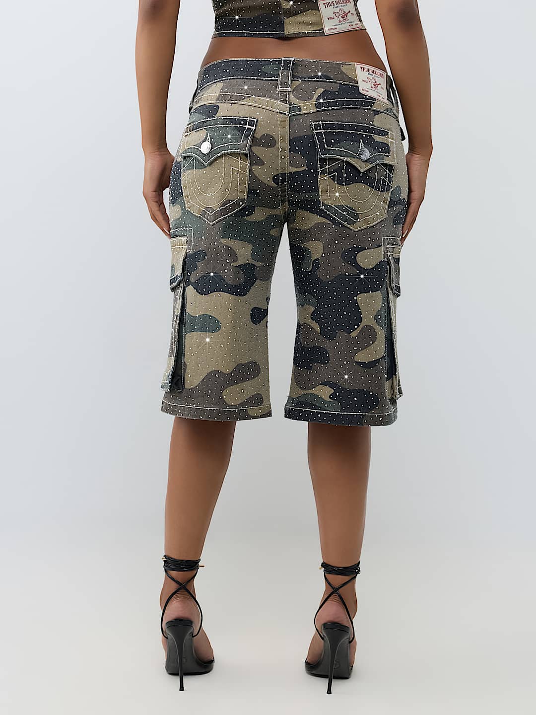 CAMO CARGO BIG T FLAP JORT