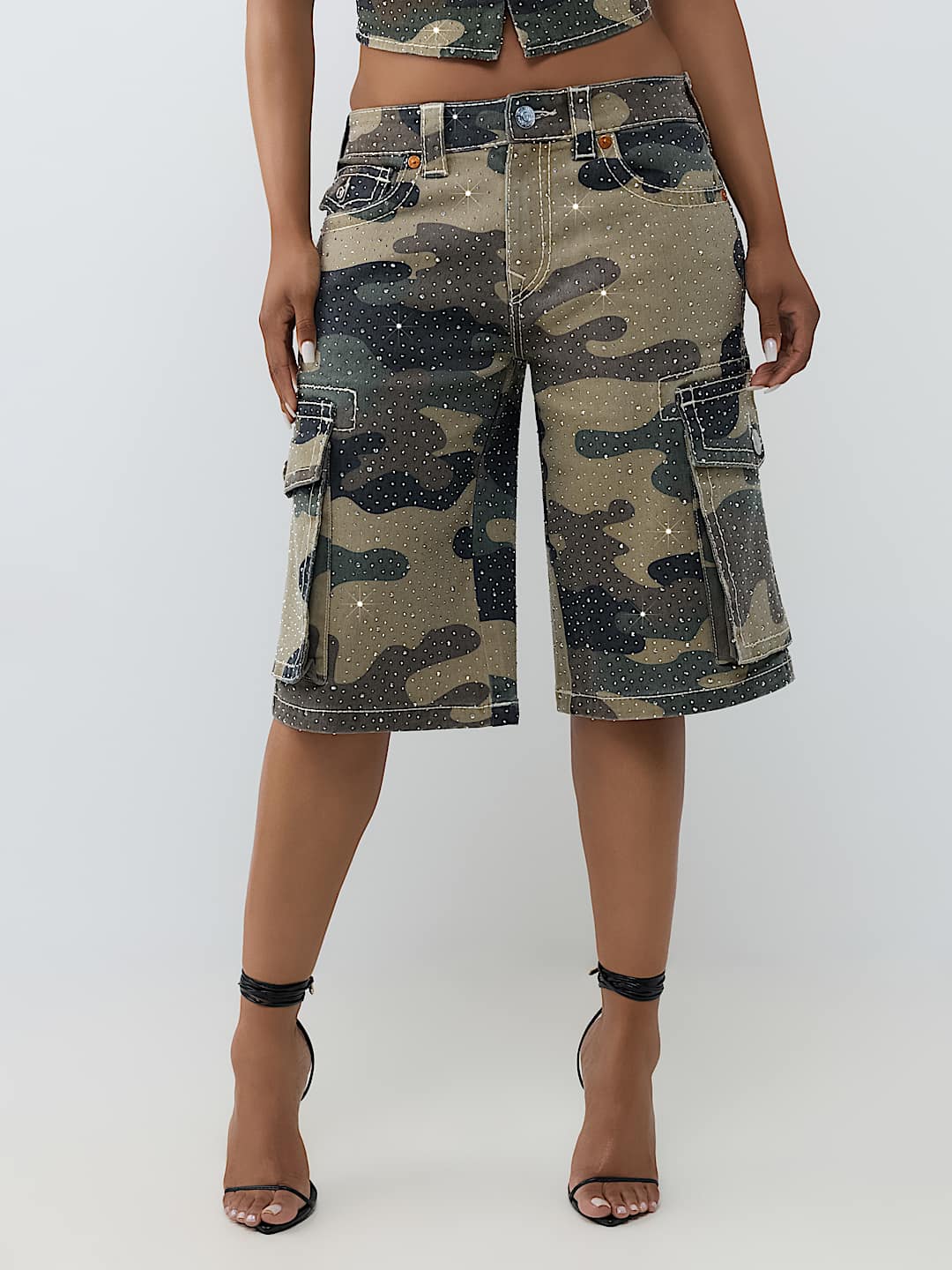 CAMO CARGO BIG T FLAP JORT