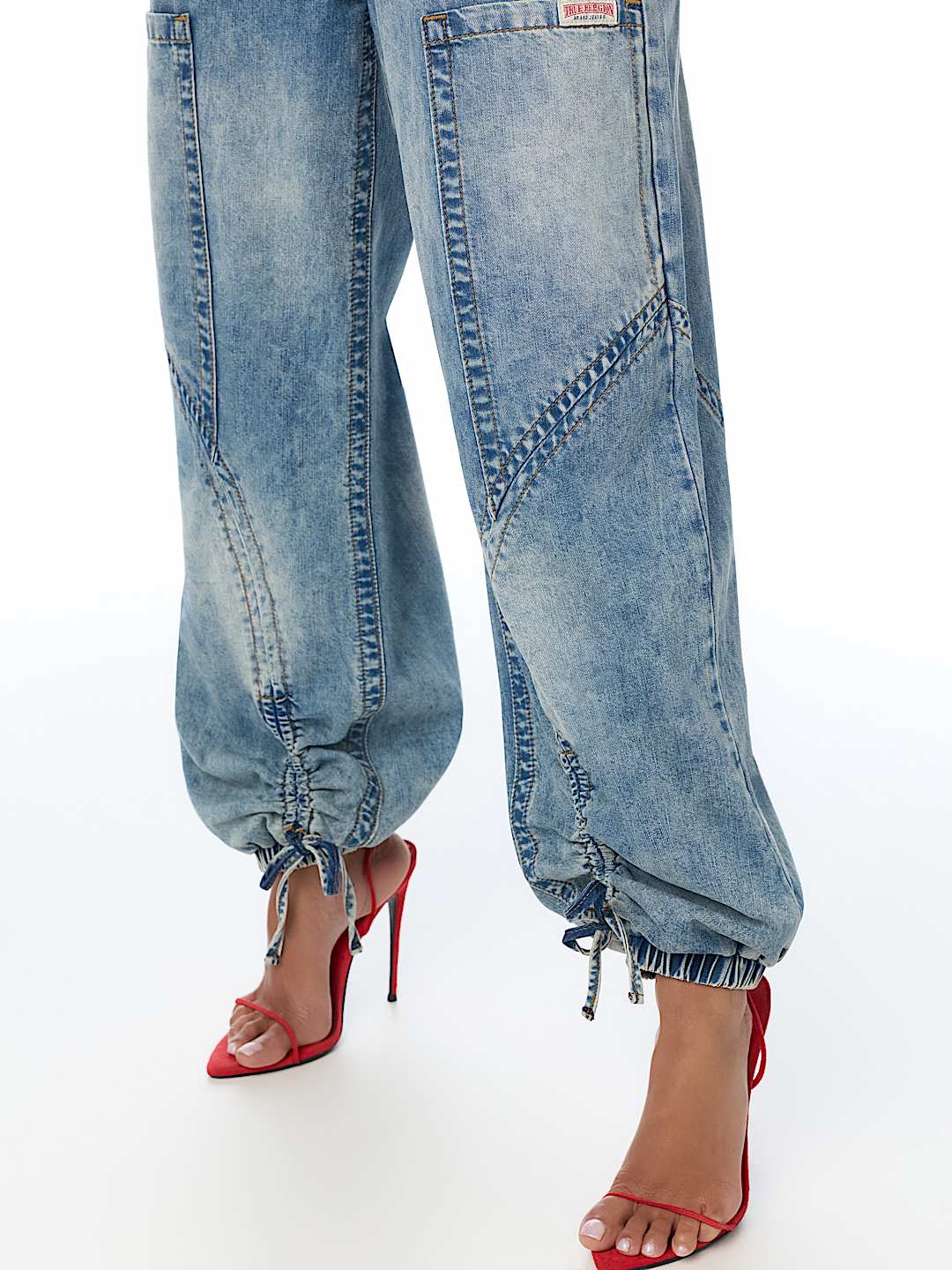 PANTALONES JOGGER 2002 CON HERRADURA
