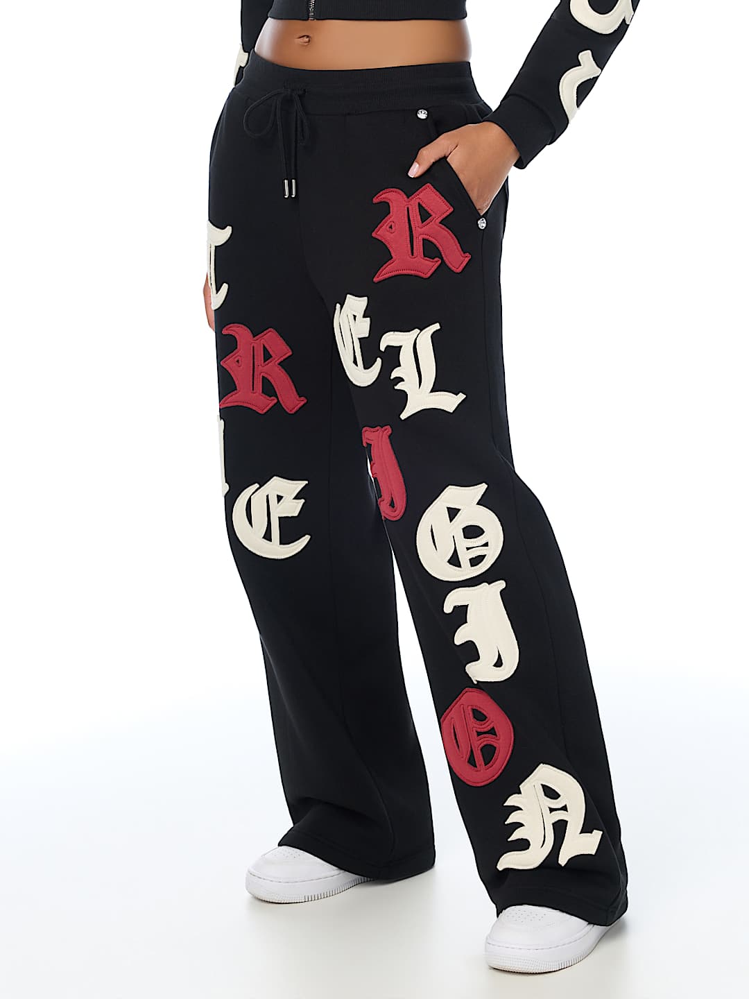 APPLIQU&Eacute; MID RISE STRAIGHT LEG SWEATPANT