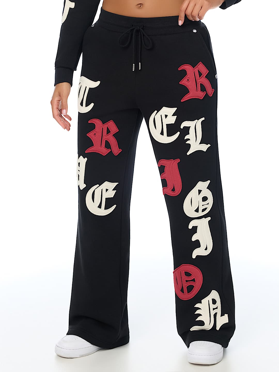 APPLIQU&Eacute; MID RISE STRAIGHT LEG SWEATPANT