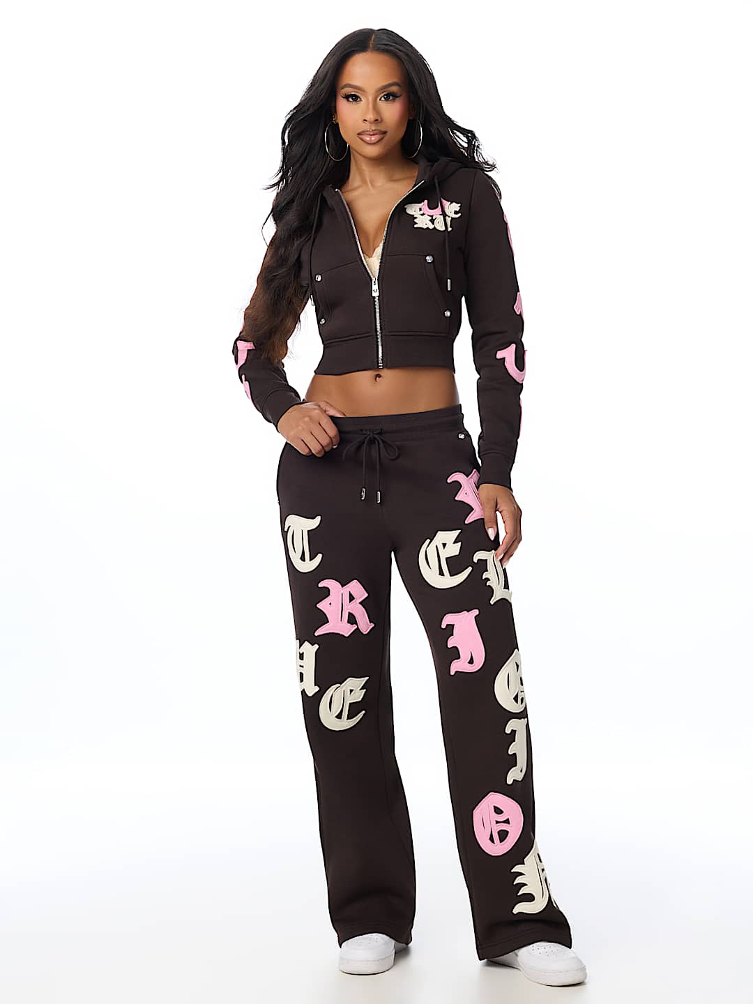 APPLIQU&Eacute; MID RISE STRAIGHT LEG SWEATPANT
