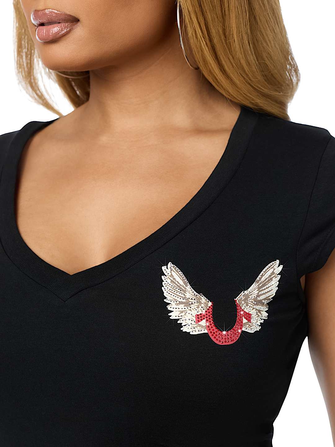 CRYSTAL WING PLUNGE  TEE
