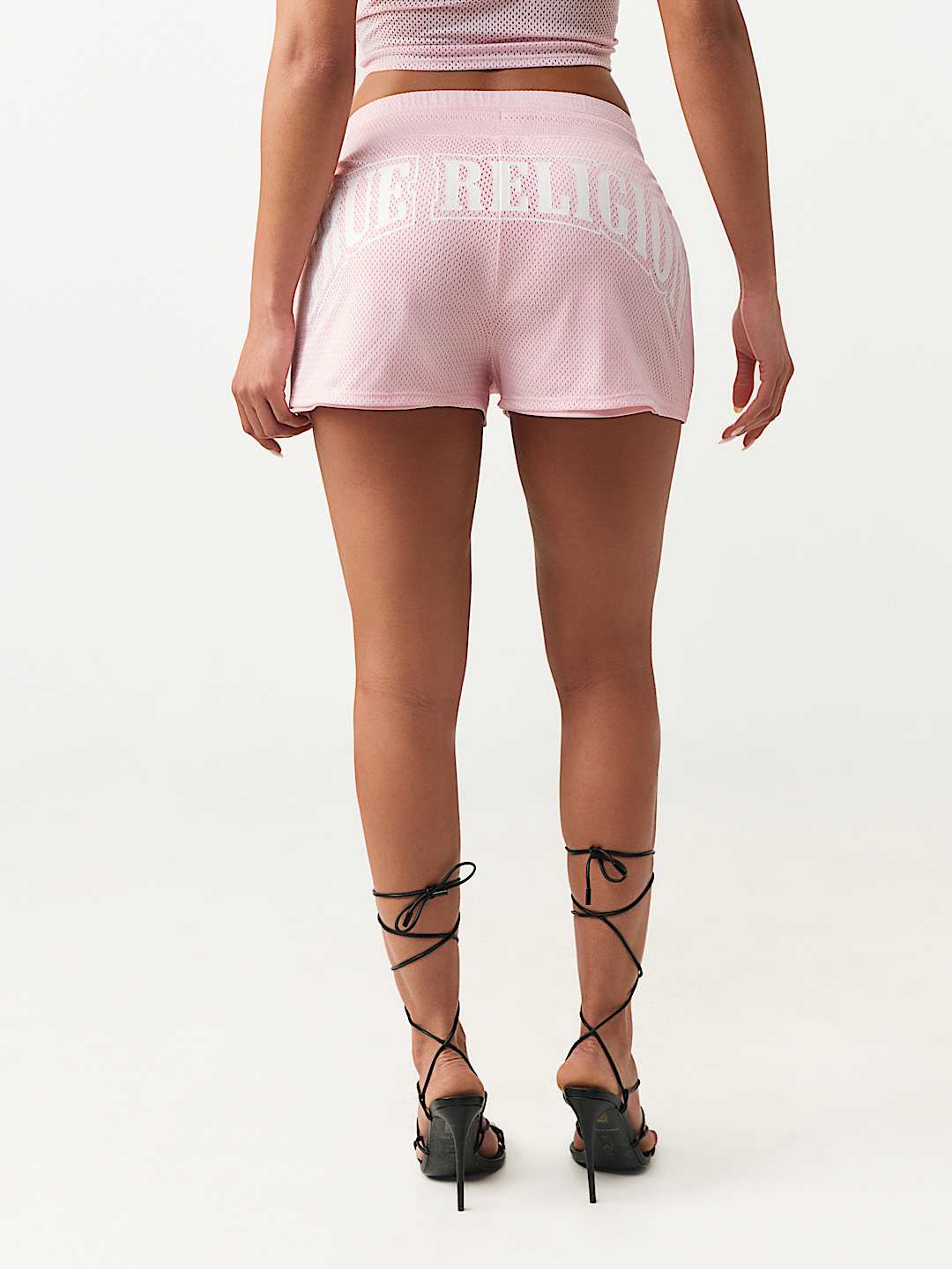 SHORT SPORTIF EN FILET