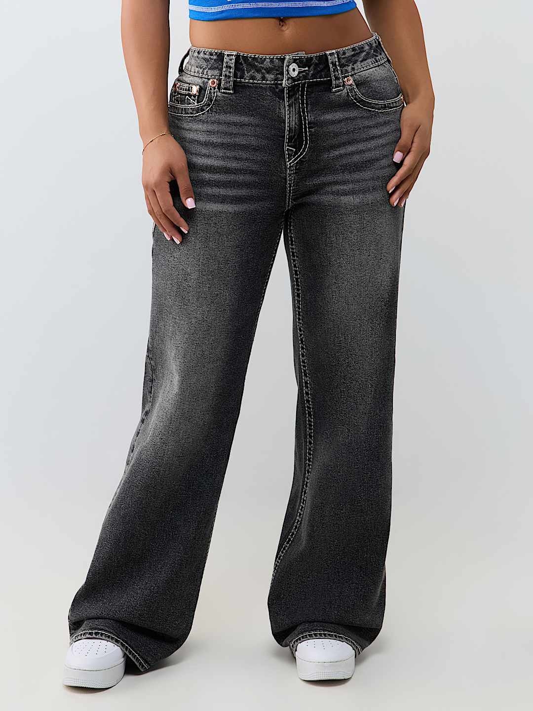BOBBI MID RISE NO. 1 LOGO BIG T BAGGY JEAN