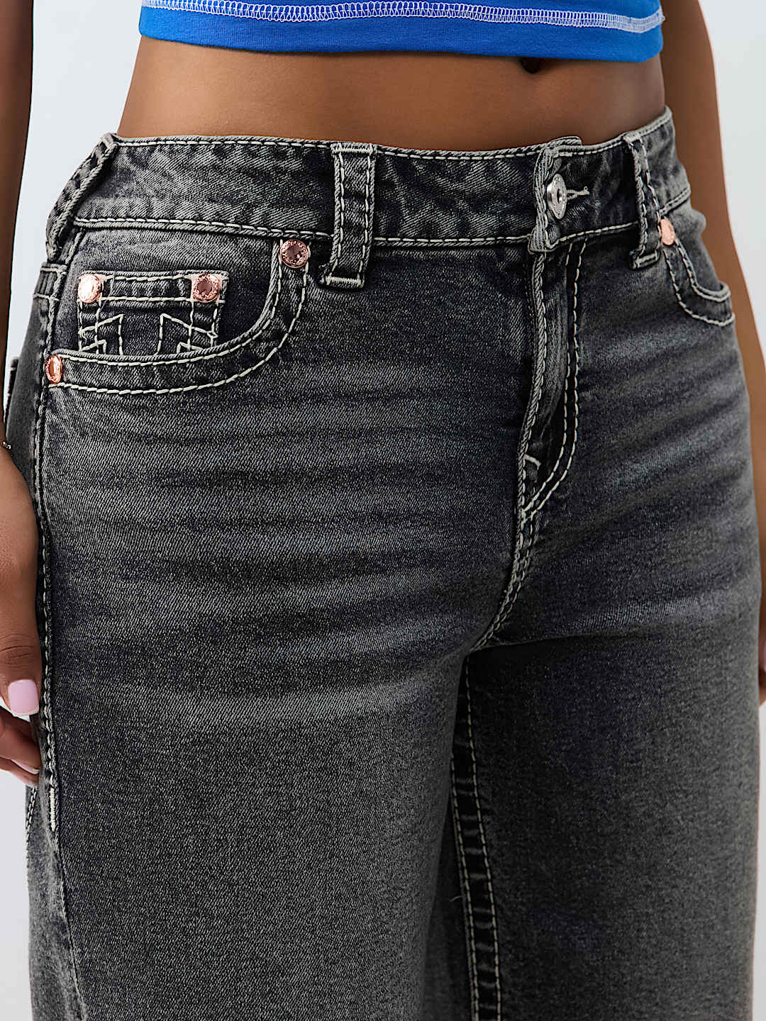BOBBI MID RISE NO. 1 LOGO BIG T BAGGY JEAN