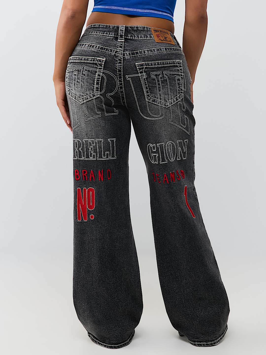 BOBBI MID RISE NO. 1 LOGO BIG T BAGGY JEAN