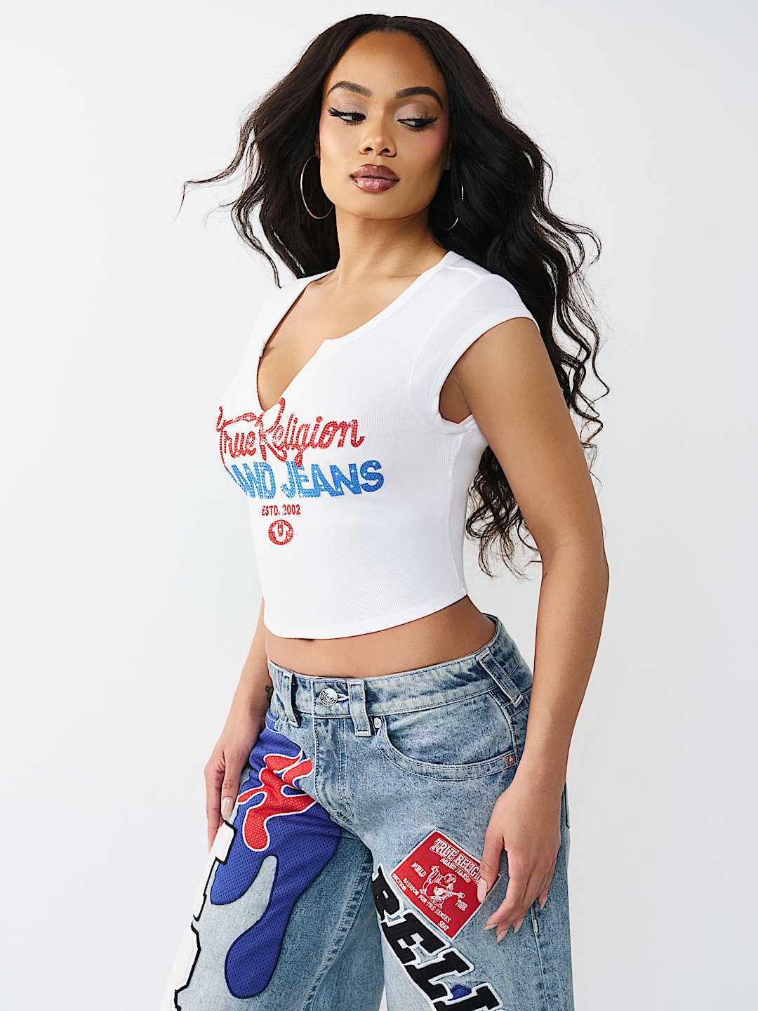 CRYSTAL LOGO NOTCHED RIBBED BABY TEE, image 4