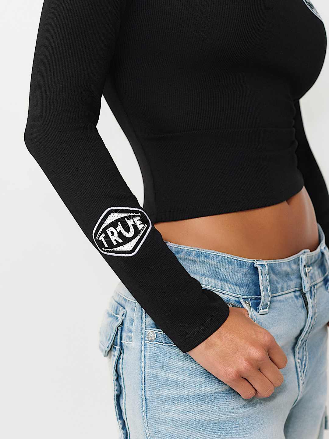 CAMISETA ACANALADA ASIM&Eacute;TRICA CON APLIQUE DE MEZCLILLA, image 4