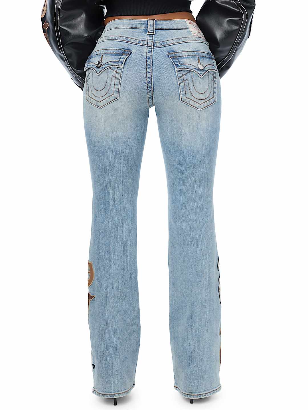 BECCA MID RISE APPLIQU&Eacute; FLAP BOOTCUT JEAN