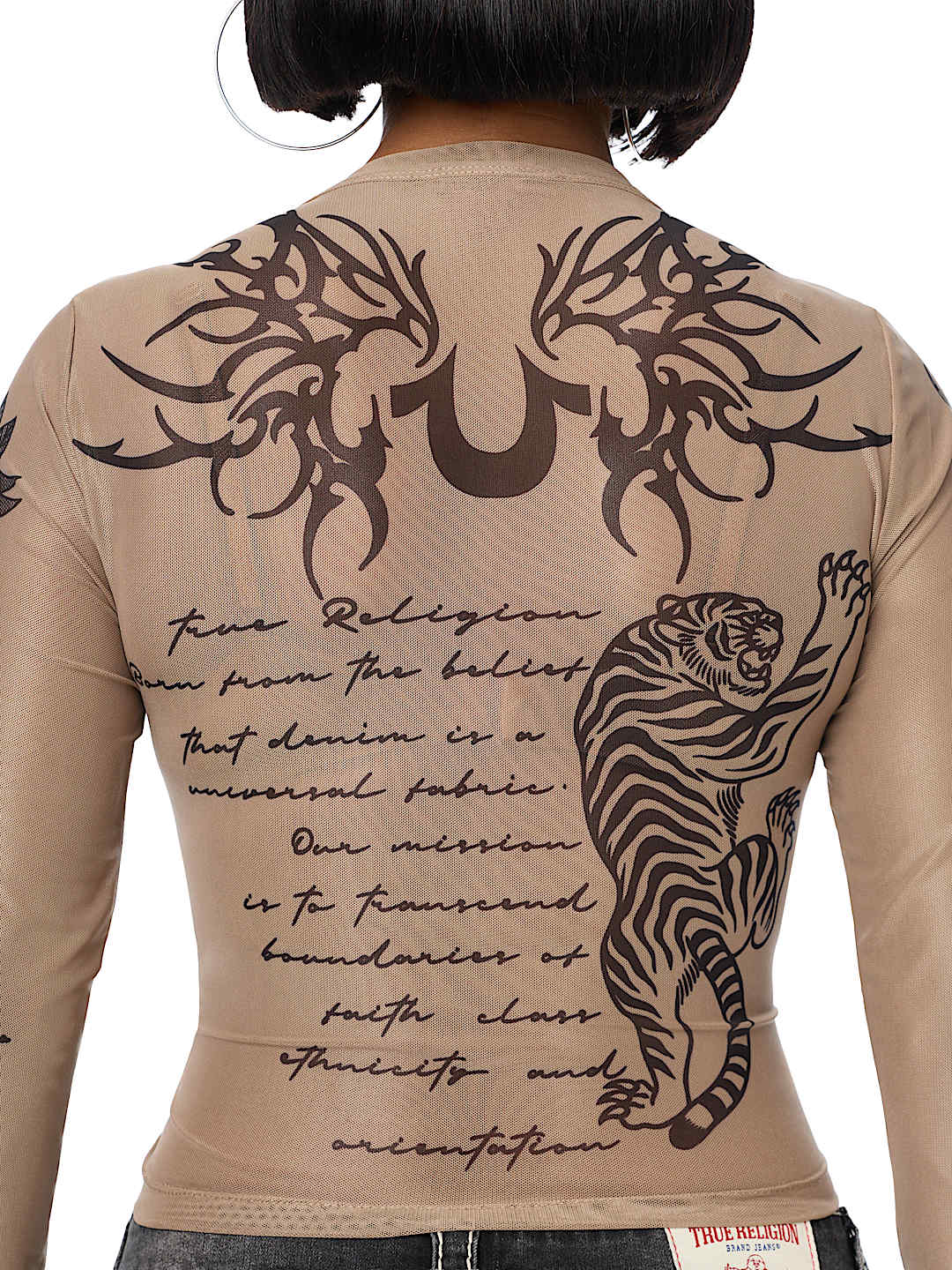SCOOP NECK TATTOO LONG SLEEVE TOP