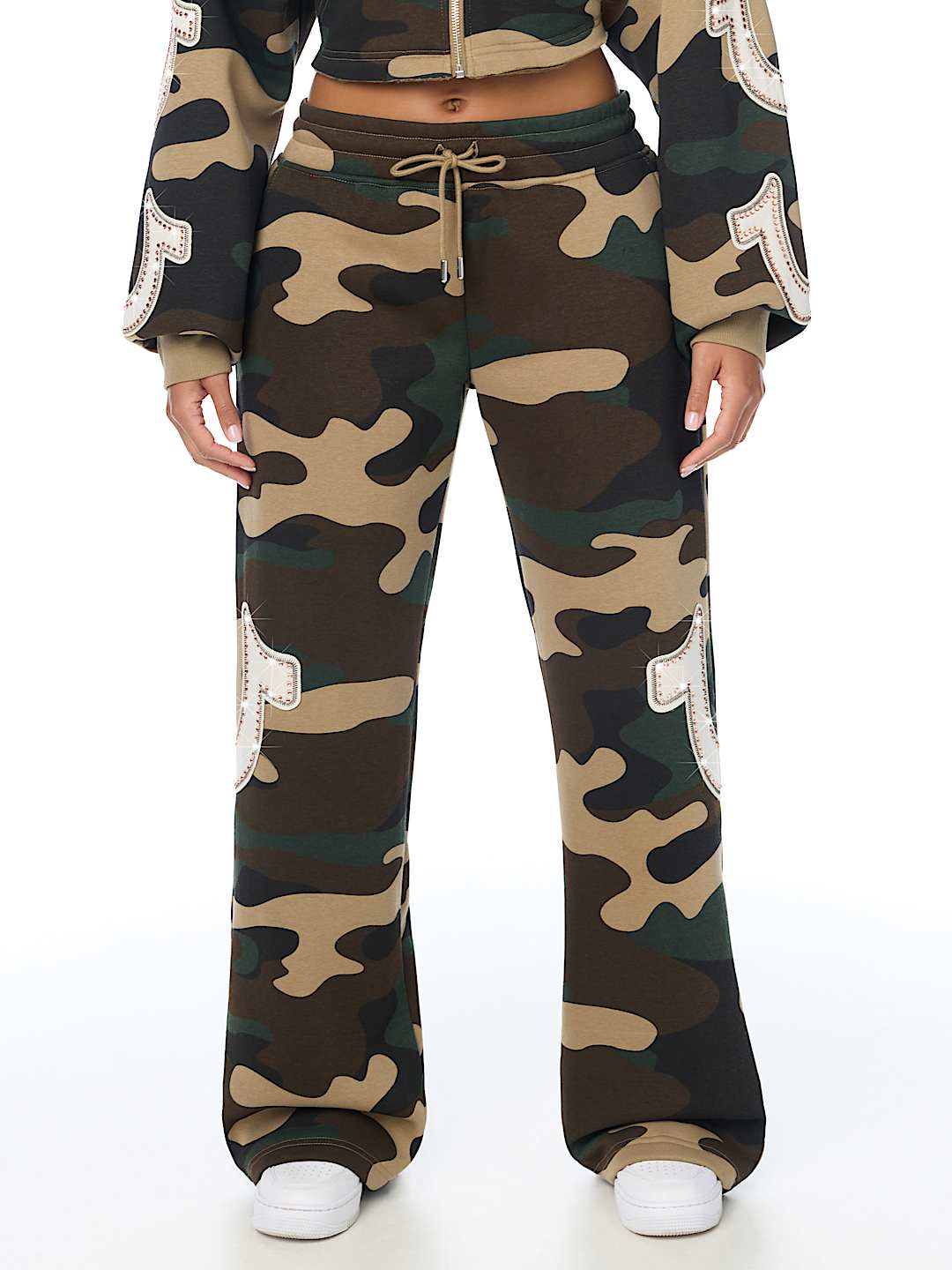 APPLIQU&Eacute; CAMO LOW RISE STRAIGHT LEG SWEATPANT