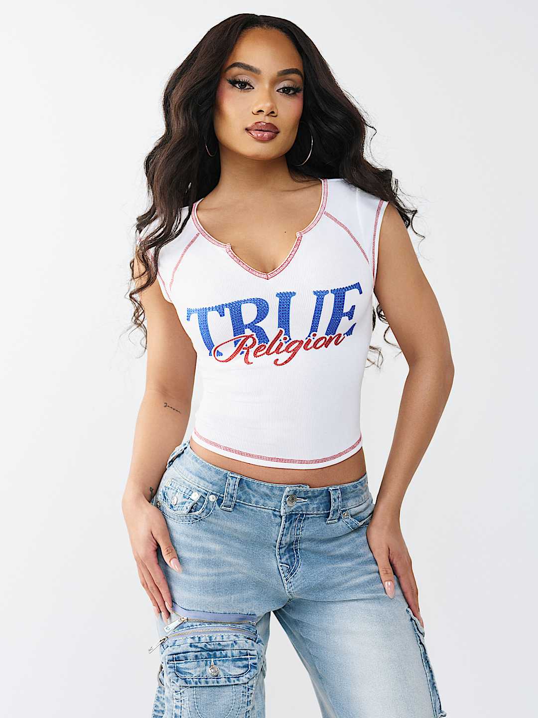 CRYSTAL RIBBED NOTCHED BABY TEE, image 2