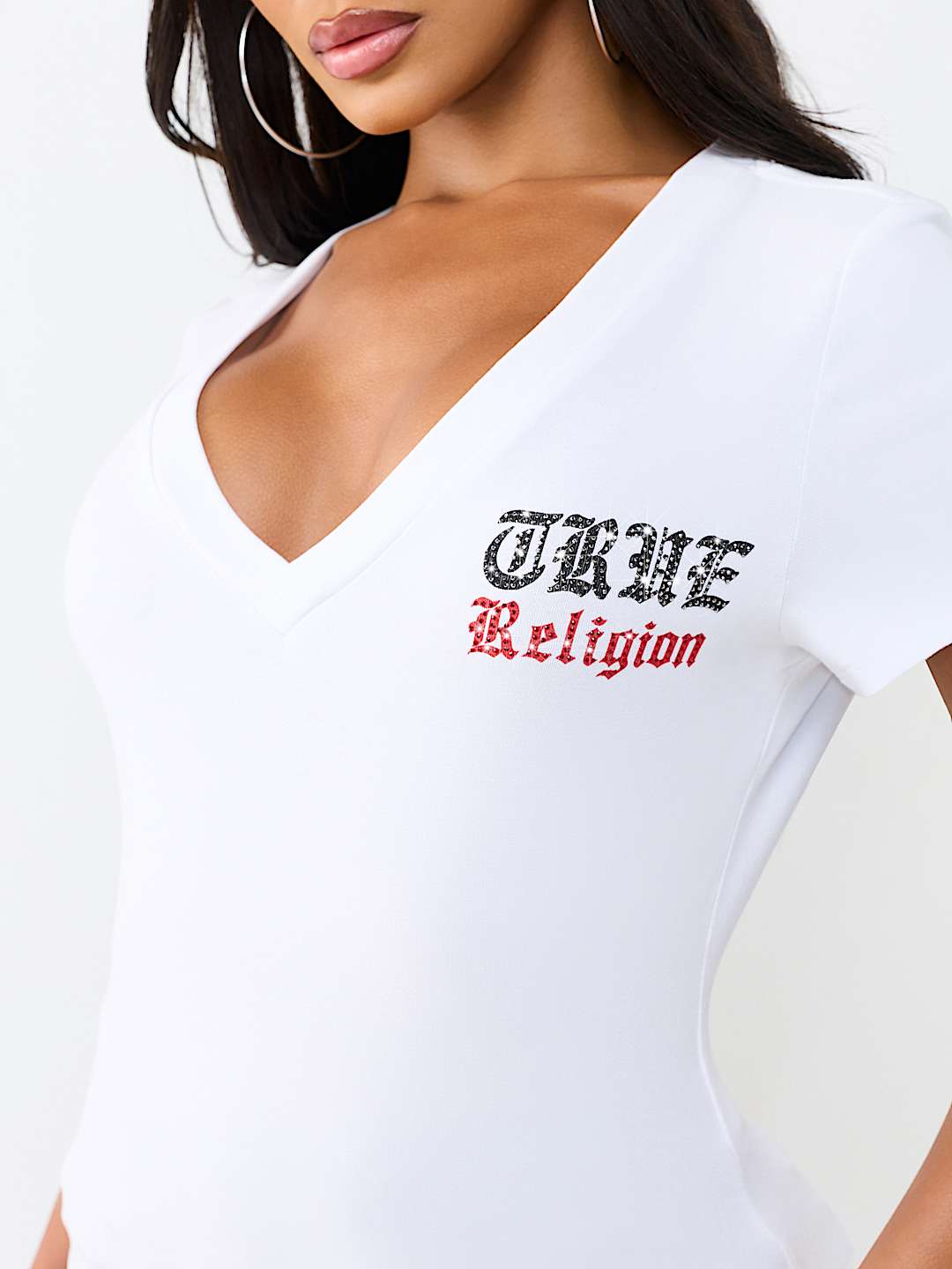 CRYSTAL LOW PLUNGE V-NECK TEE