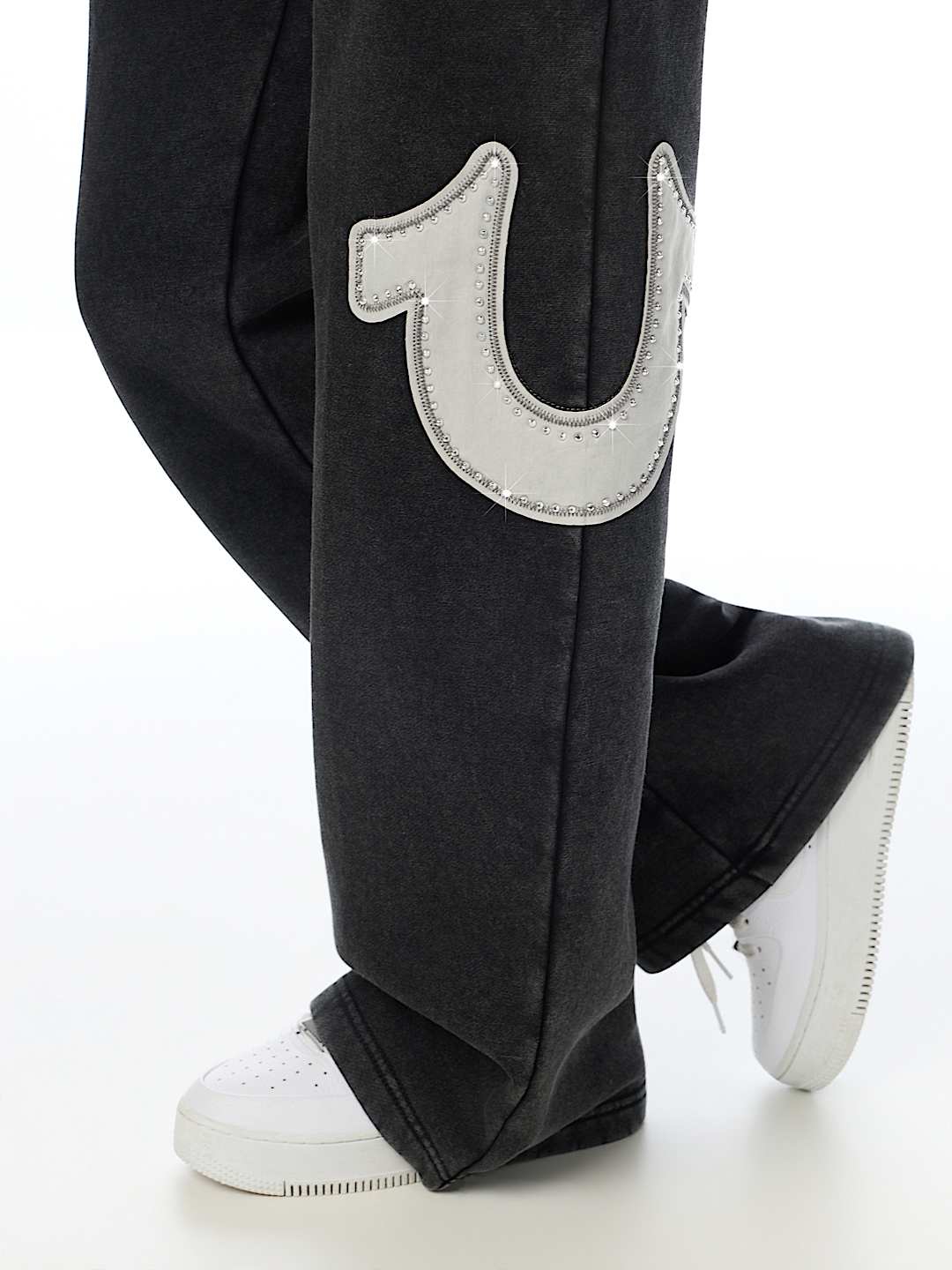 APPLIQU&Eacute; WASHED LOW RISE STRAIGHT LEG SWEATPANT