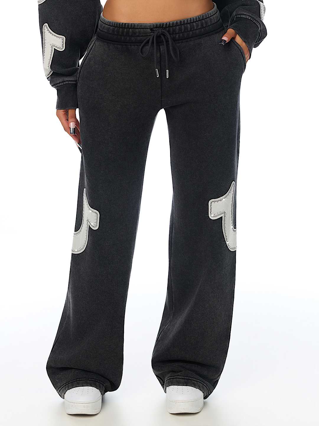 APPLIQU&Eacute; WASHED LOW RISE STRAIGHT LEG SWEATPANT