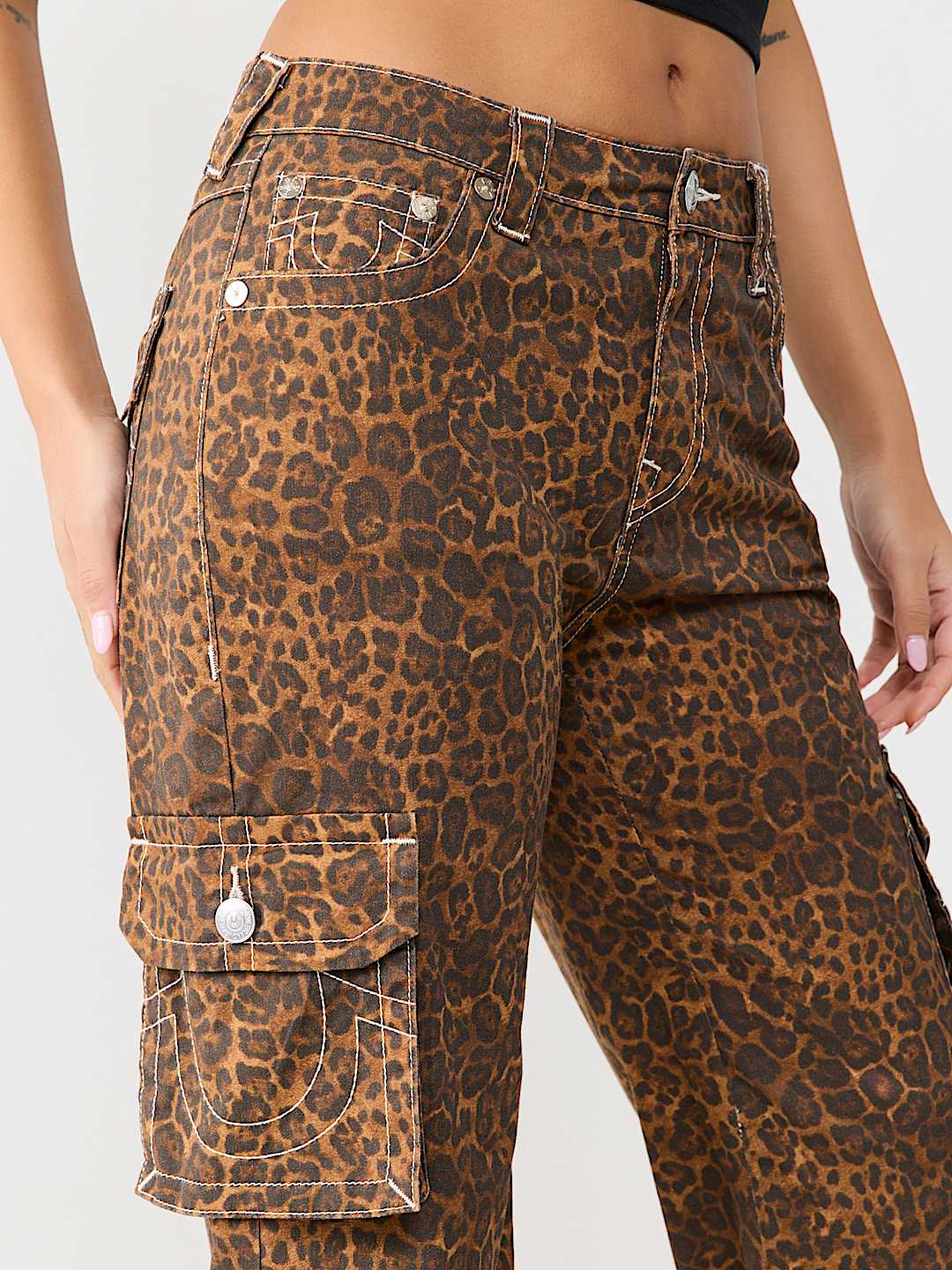 LEOPARD CARGO CURVY CAPRI