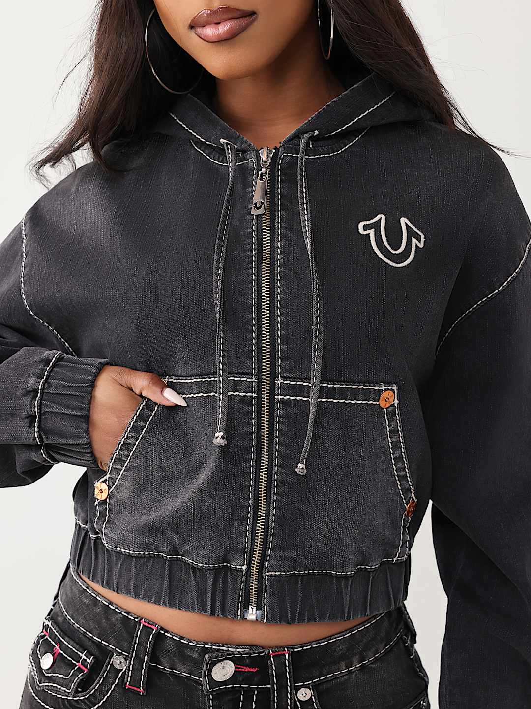 SUDADERA CON CAPUCHA Y CIERRE BIG T DE MEZCLILLA, image 2
