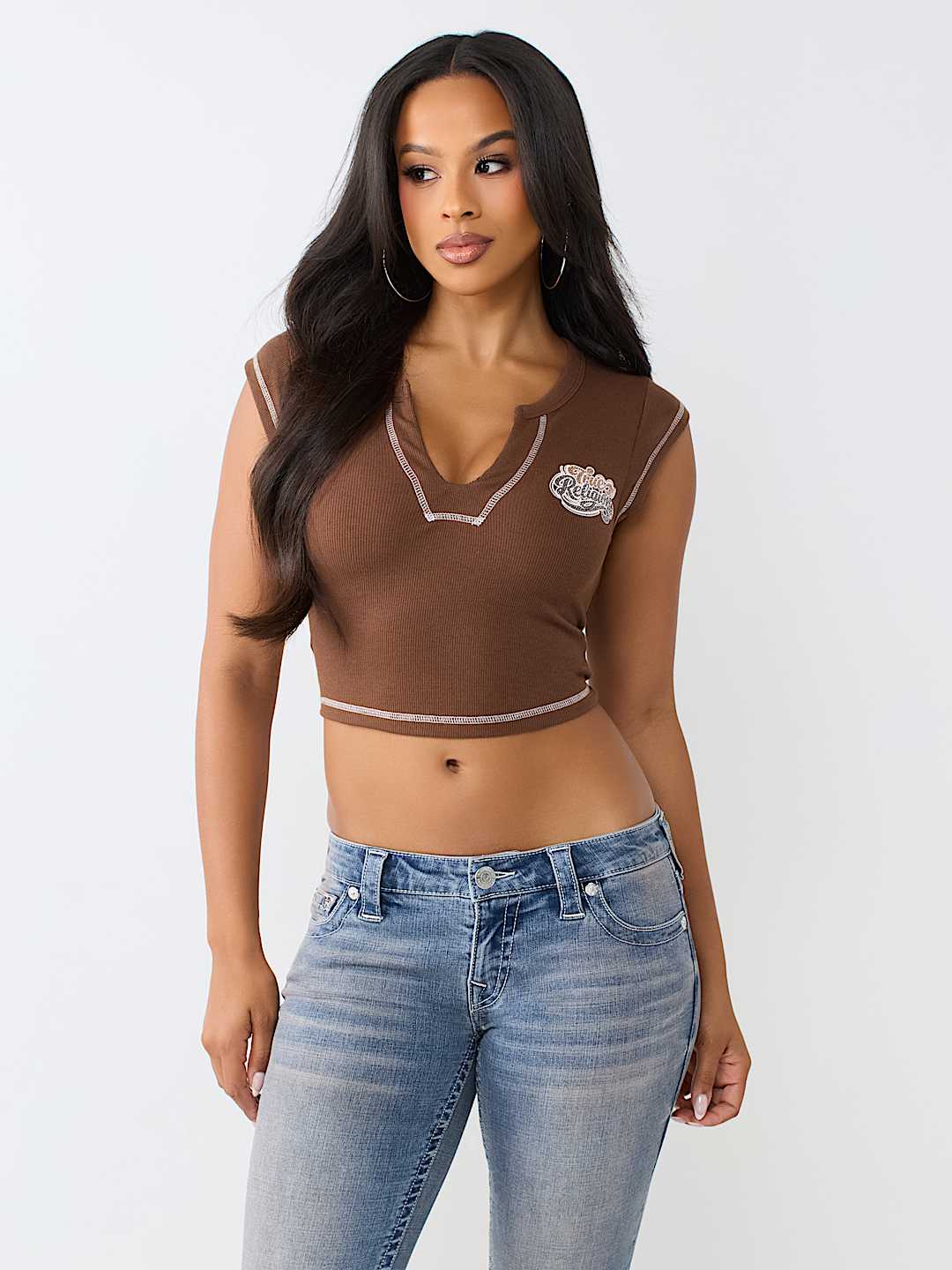 CRYSTAL ICE CREAM RIBBED NOTCH TEE