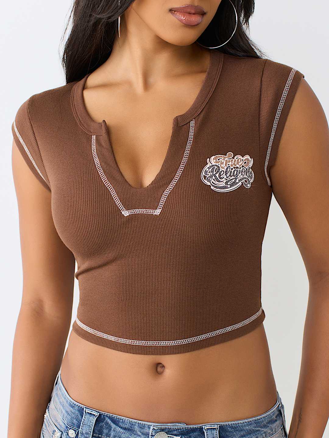 CRYSTAL ICE CREAM RIBBED NOTCH TEE