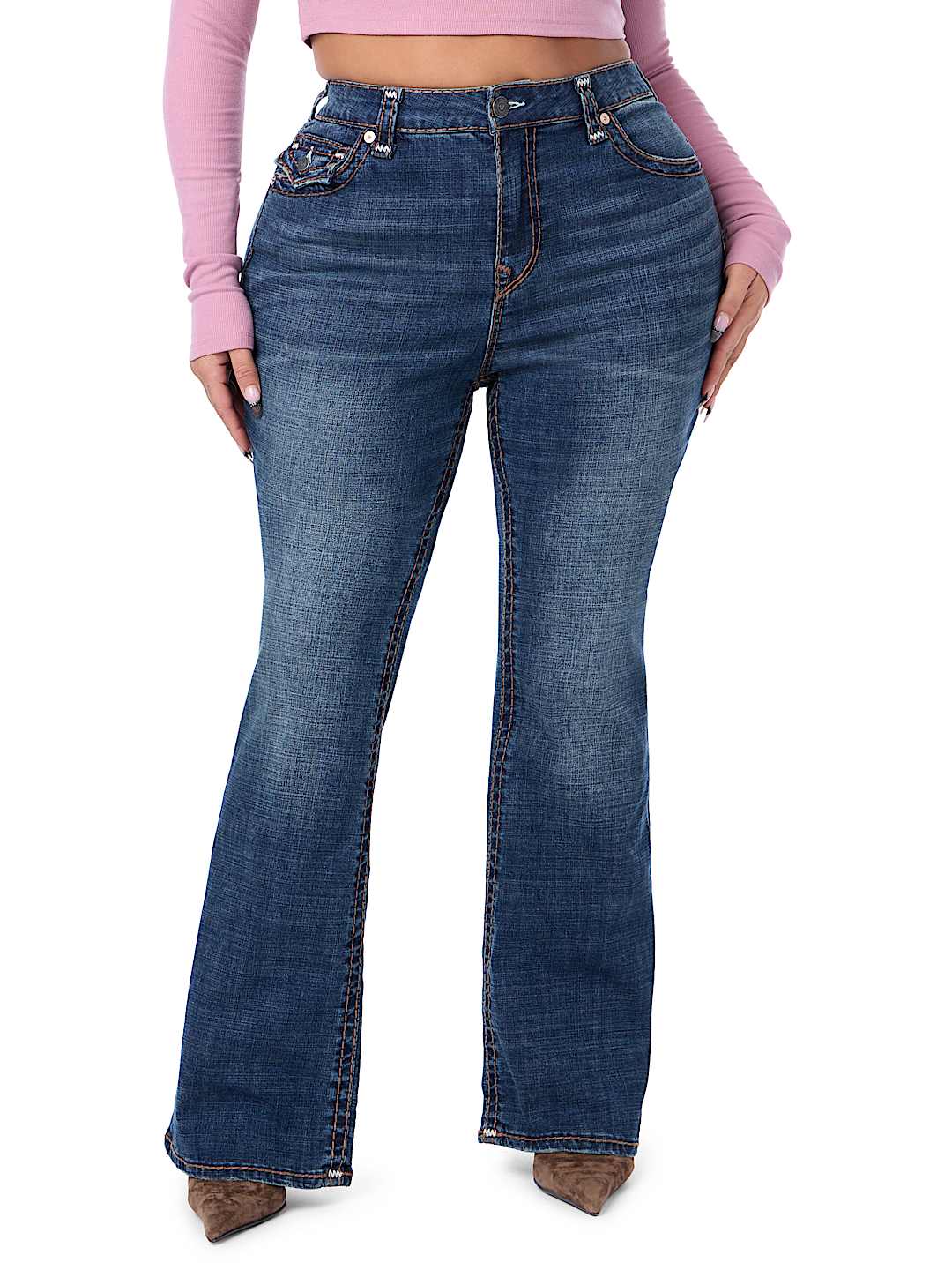 PLUS BECCA MID RISE APPLIQU&Eacute; SUPER T FLAP BOOTCUT JEAN
