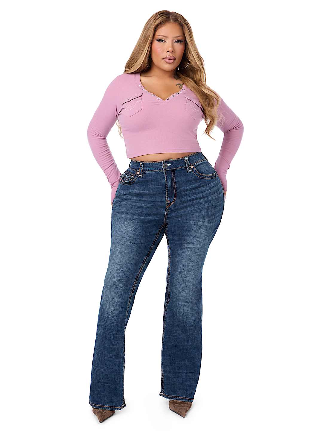 PLUS BECCA MID RISE APPLIQU&Eacute; SUPER T FLAP BOOTCUT JEAN