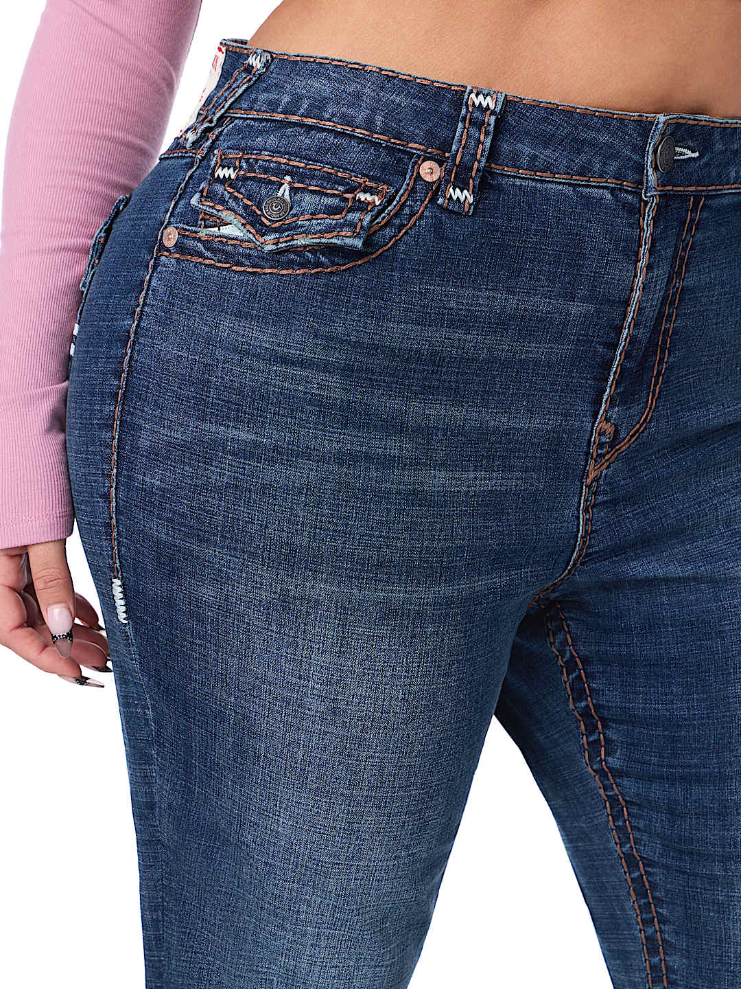 PLUS BECCA MID RISE APPLIQU&Eacute; SUPER T FLAP BOOTCUT JEAN