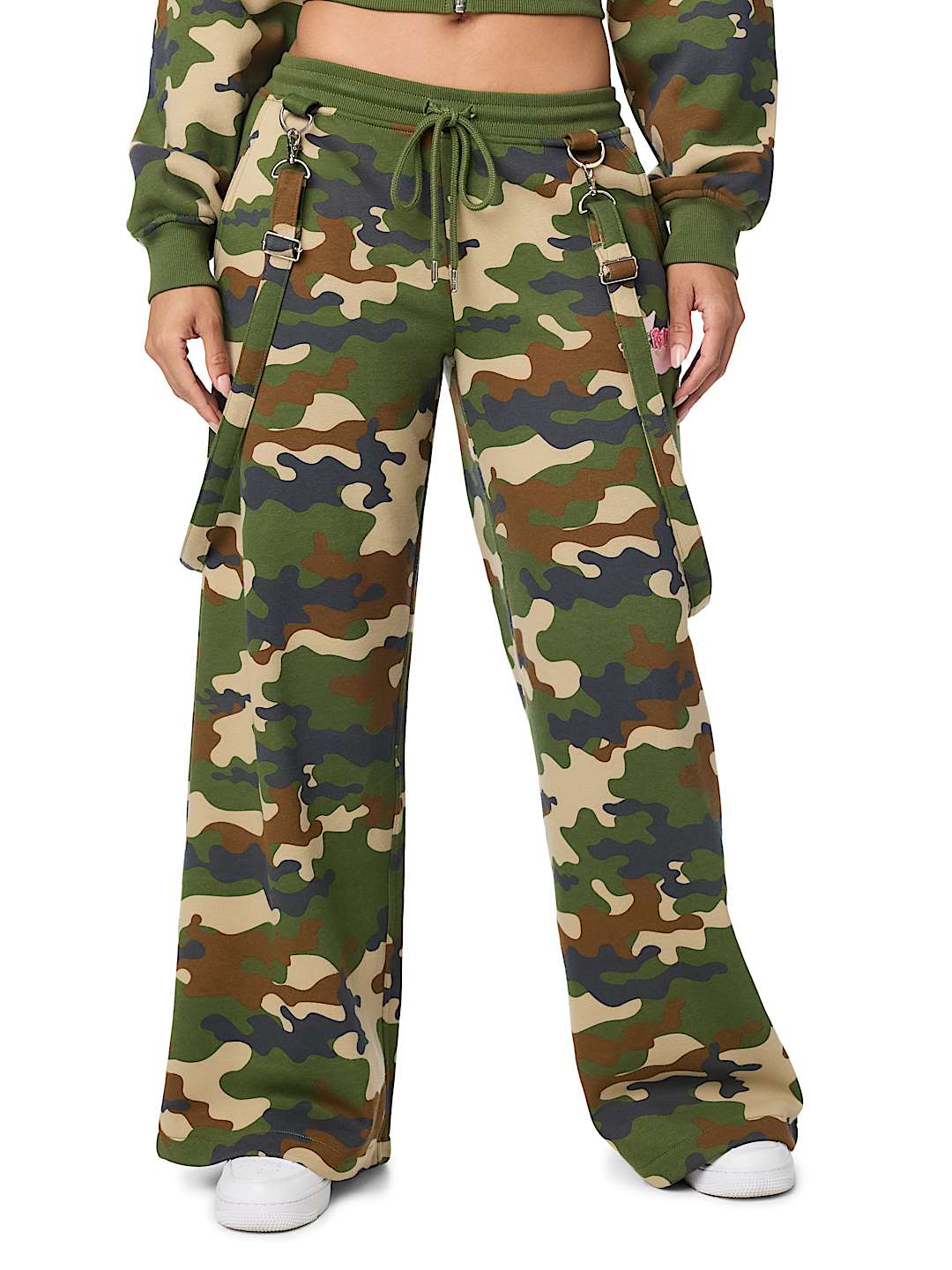 EMBROIDERED CAMO OVERALL BAGGY SWEATPANT