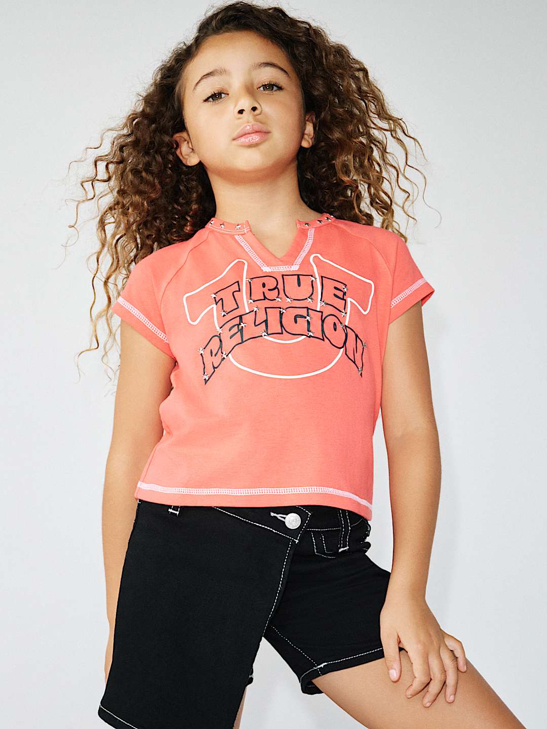 GIRLS HORSESHOE LOGO STUDDED RAGLAN TEE, image 1