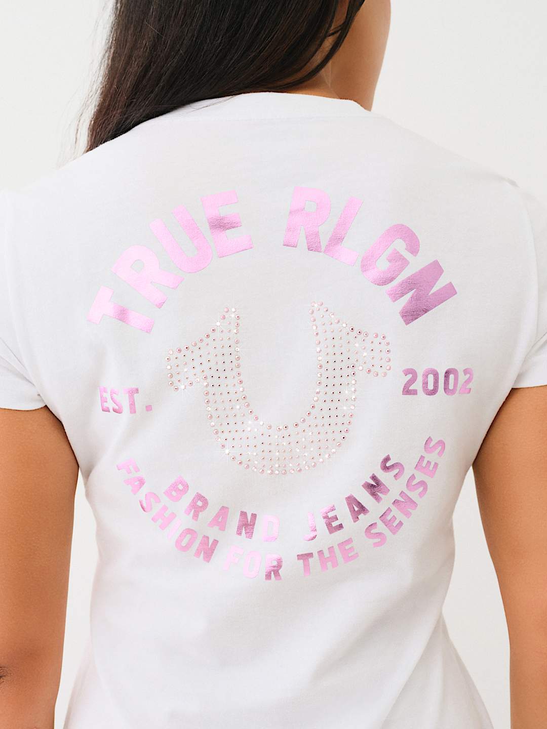 CRYSTAL HORSESHOE V NECK TEE