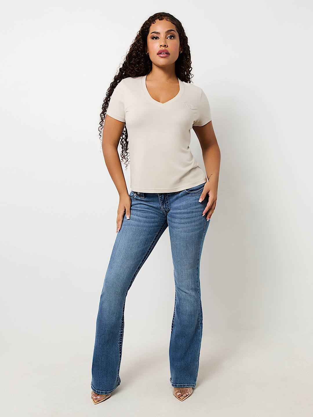METALLIC FLORAL HORSESHOE V NECK TEE, image 3