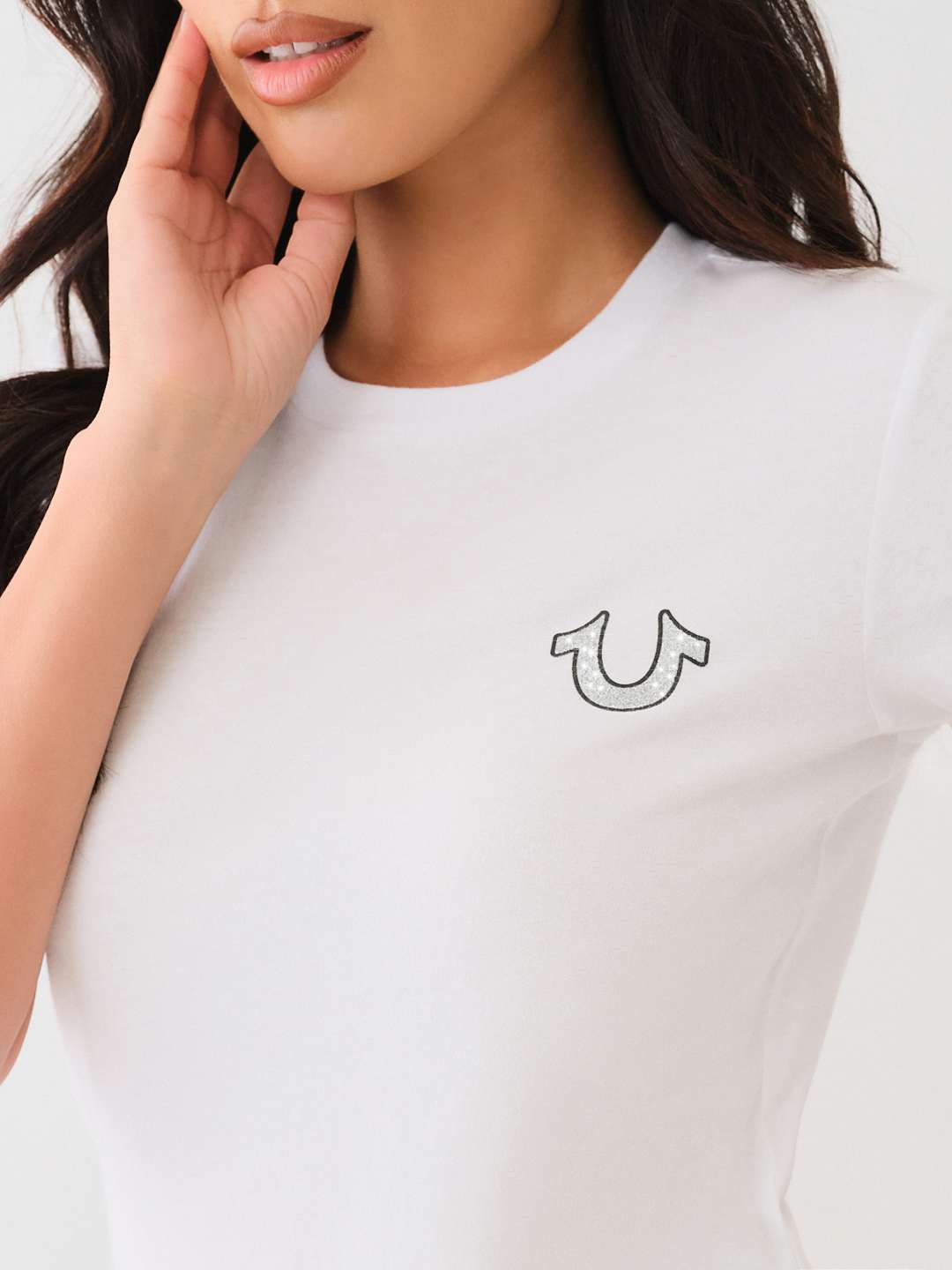 GLITTER ROSE GRAPHIC V NECK TEE