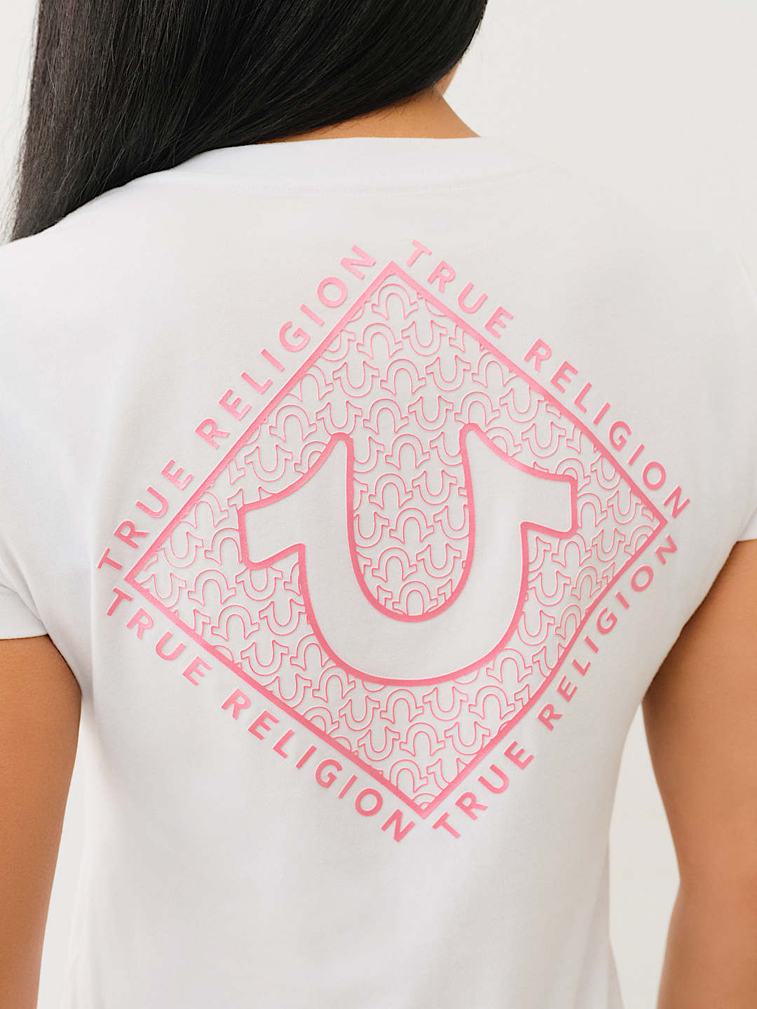 HIGH DENSITY LOGO V NECK TEE
