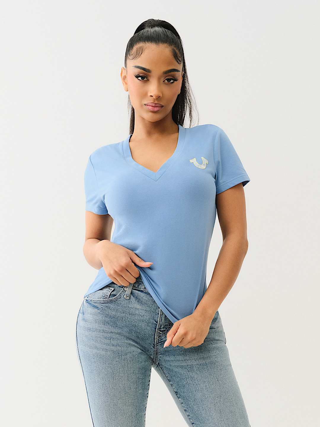 TROPICAL DENIM HORSESHOE V NECK TEE