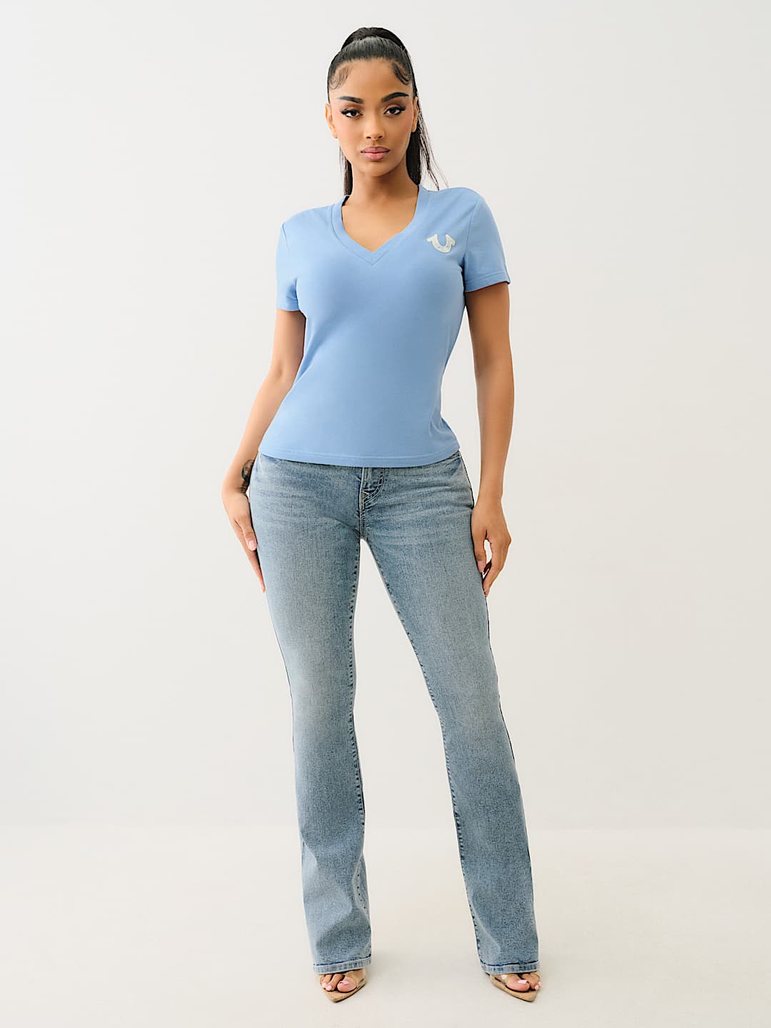 TROPICAL DENIM HORSESHOE V NECK TEE