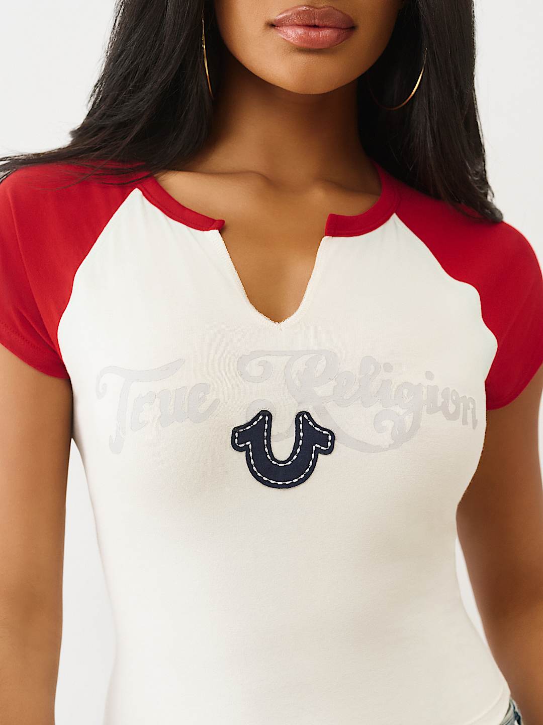 CAMISETA RAGL&Aacute;N CON HERRADURA Y CUELLO EN V, image 1