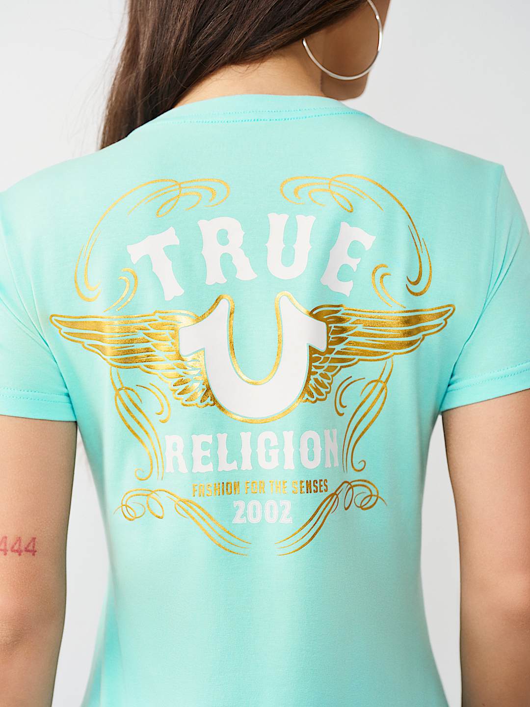 CAMISETA CON HERRADURA Y ALAS, image 1