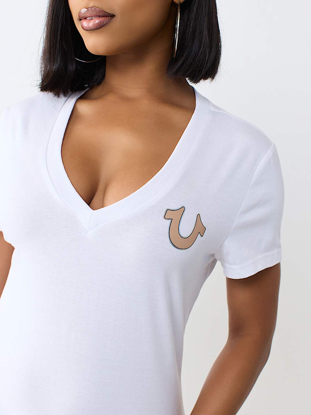 WING V-NECK TEE