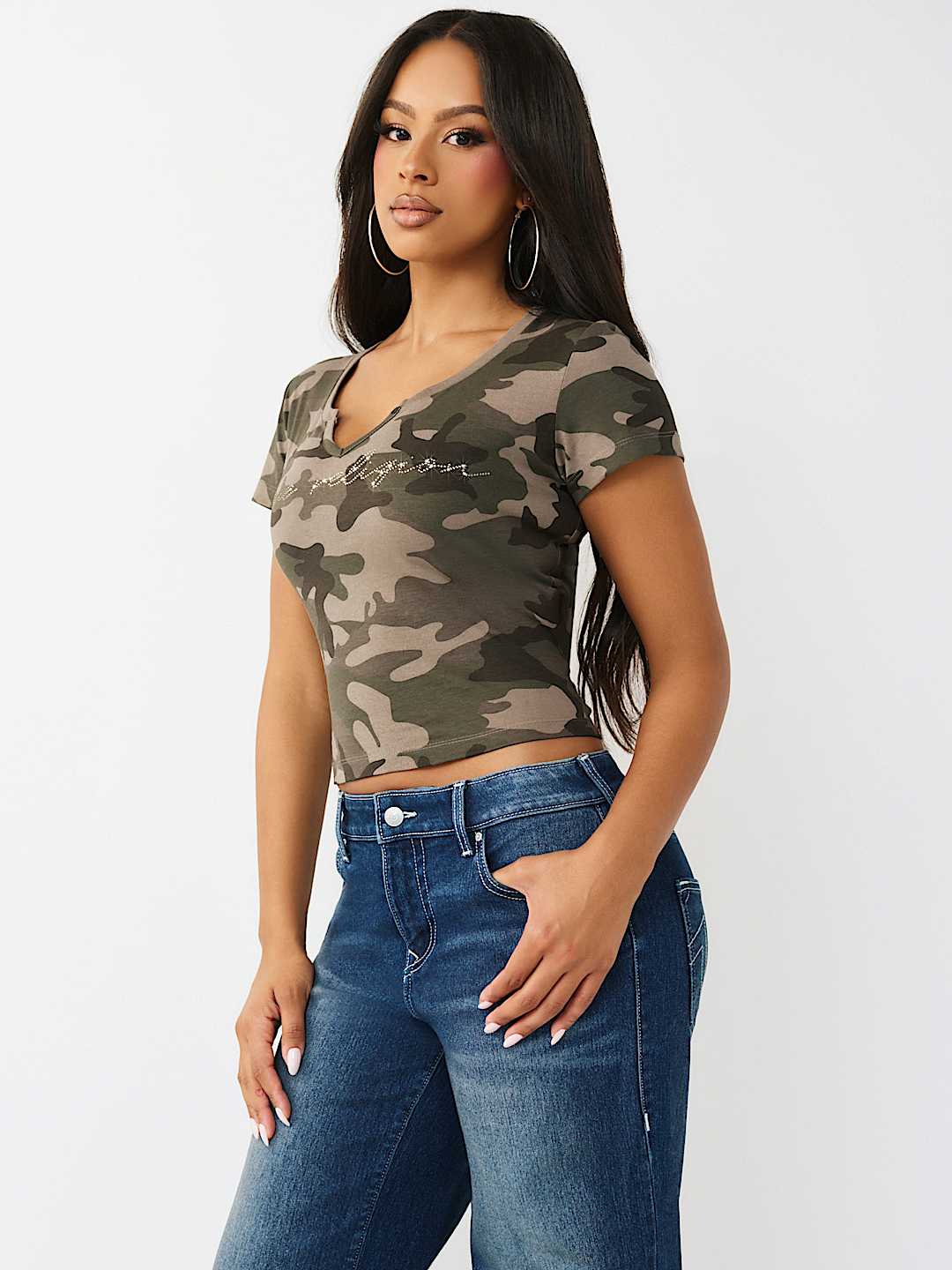 CAMISETA CORTA CON ABERTURA Y CAMUFLAJE CON CRISTALES, image 4