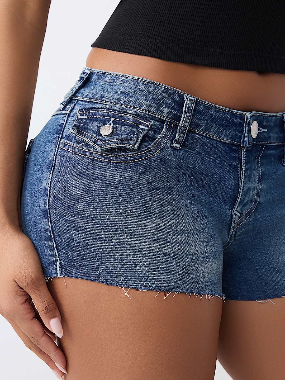 SHORT TAILLE BASSE &Agrave; RABAT AVEC OURLET BRUT JOEY
