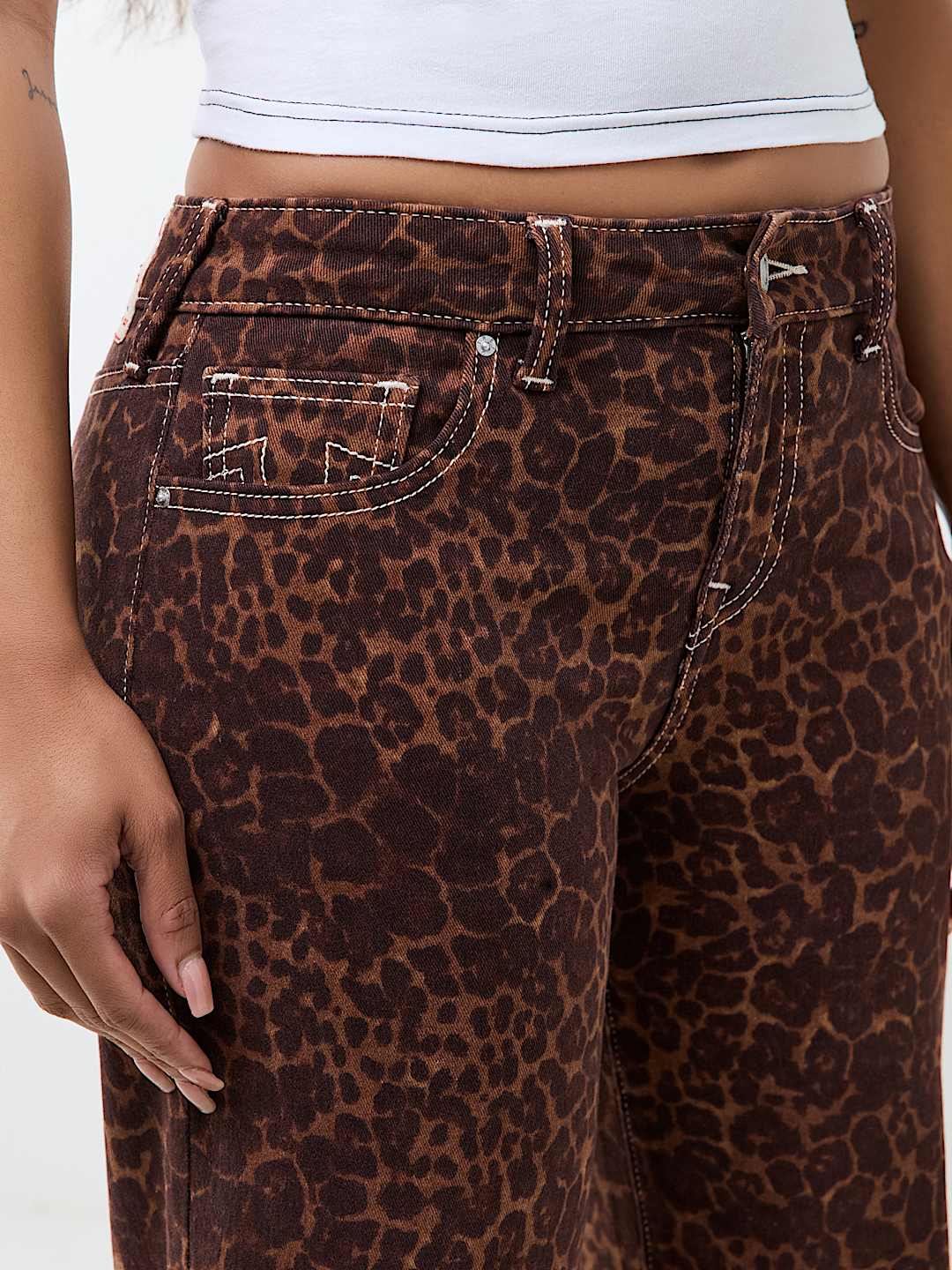 BOBBI MID RISE LEOPARD BAGGY JEAN